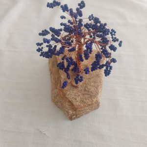 Διακοσμητικό Χειροποίητο Δέντρο με Μπλε Χάντρες σε Φυσική Πέτρα